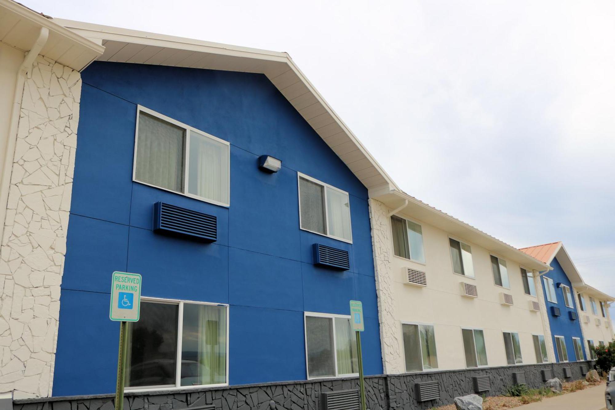 Best Western Montrose Inn エクステリア 写真