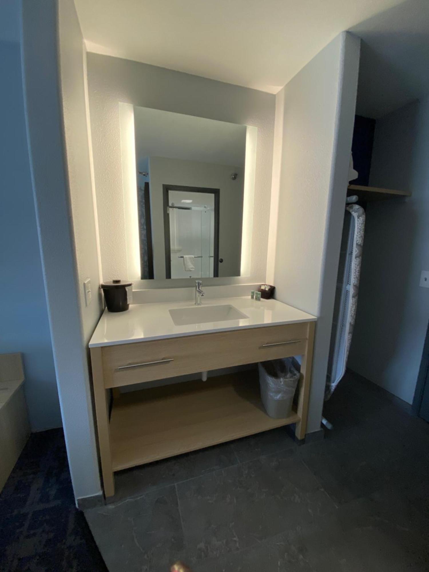 Best Western Montrose Inn エクステリア 写真