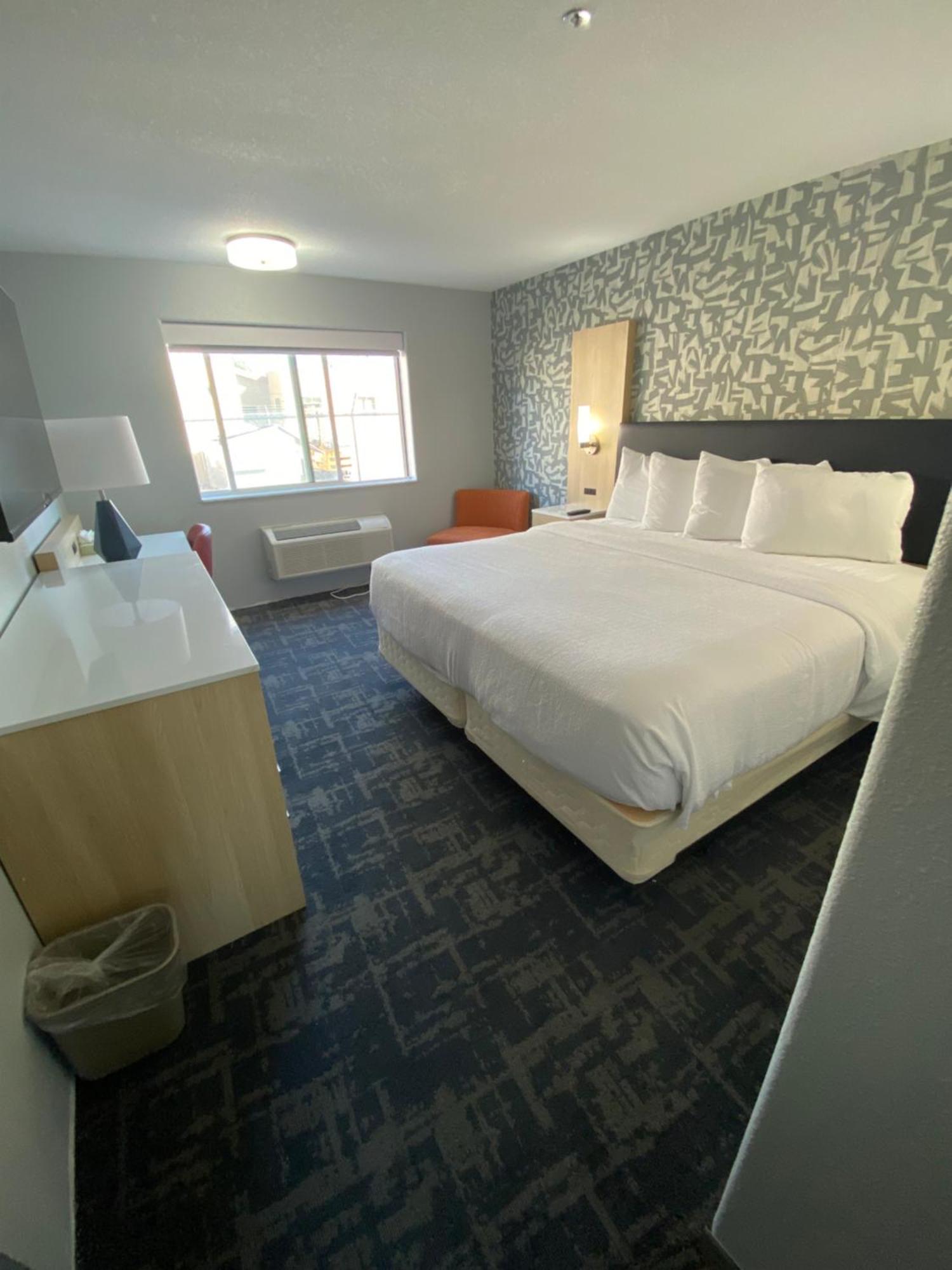 Best Western Montrose Inn エクステリア 写真