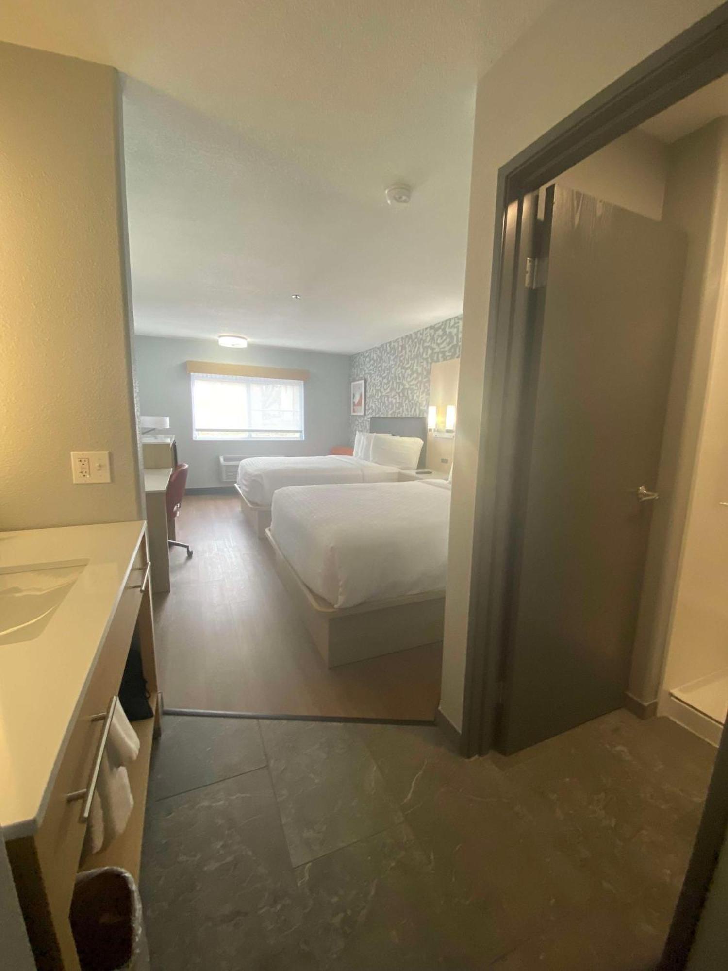 Best Western Montrose Inn エクステリア 写真
